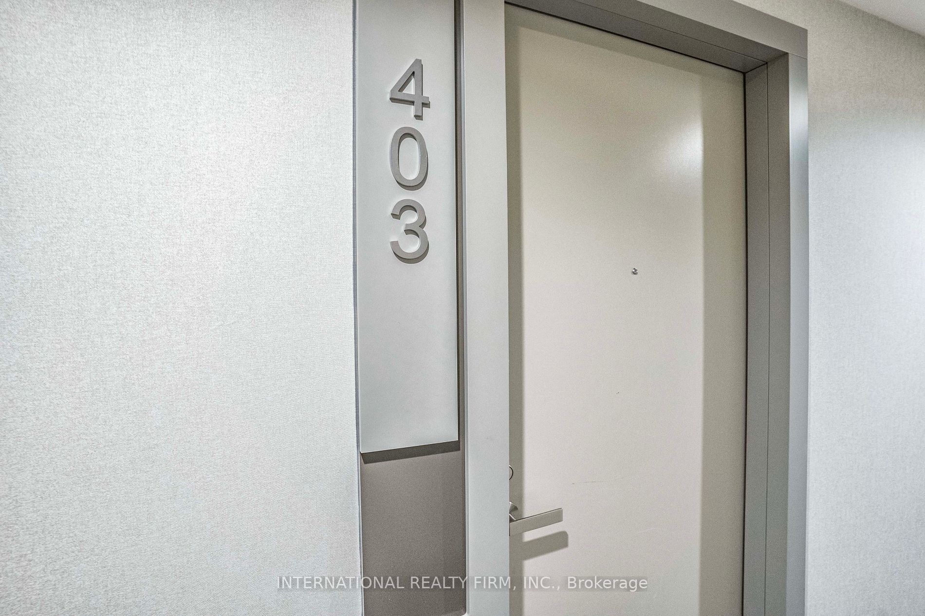 159 Dundas St E, #403