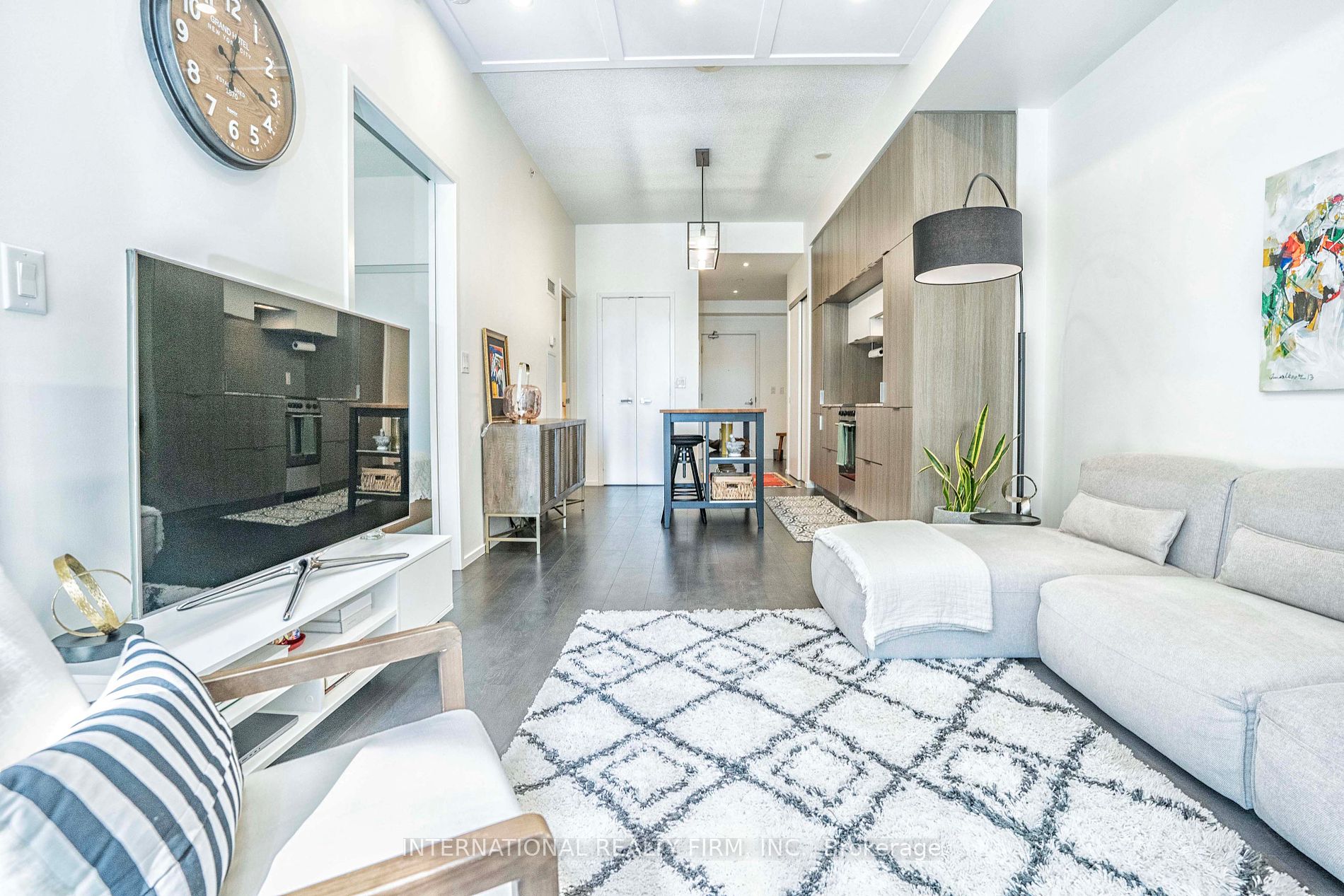 159 Dundas St E, #403