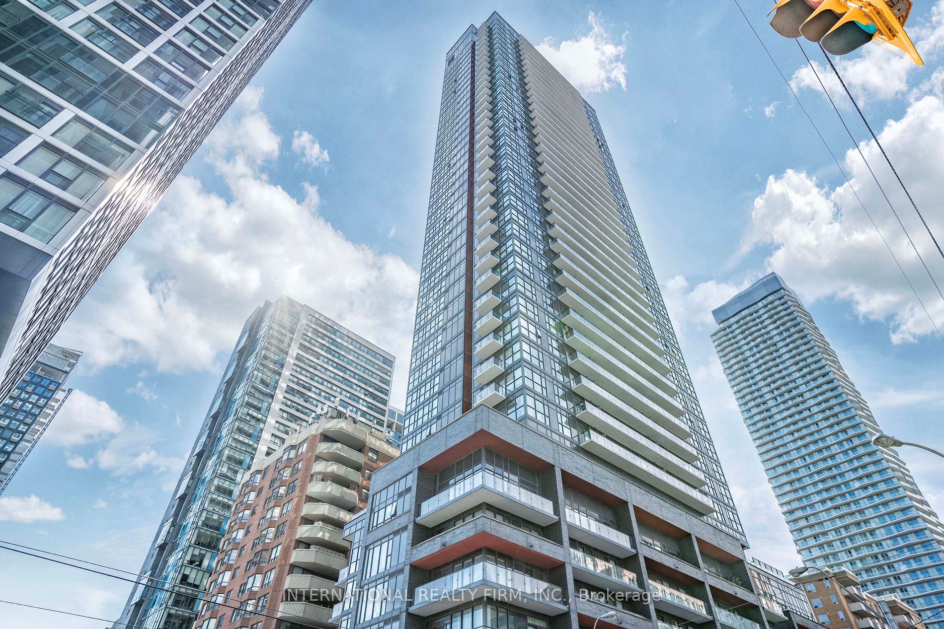 159 Dundas St E, #403