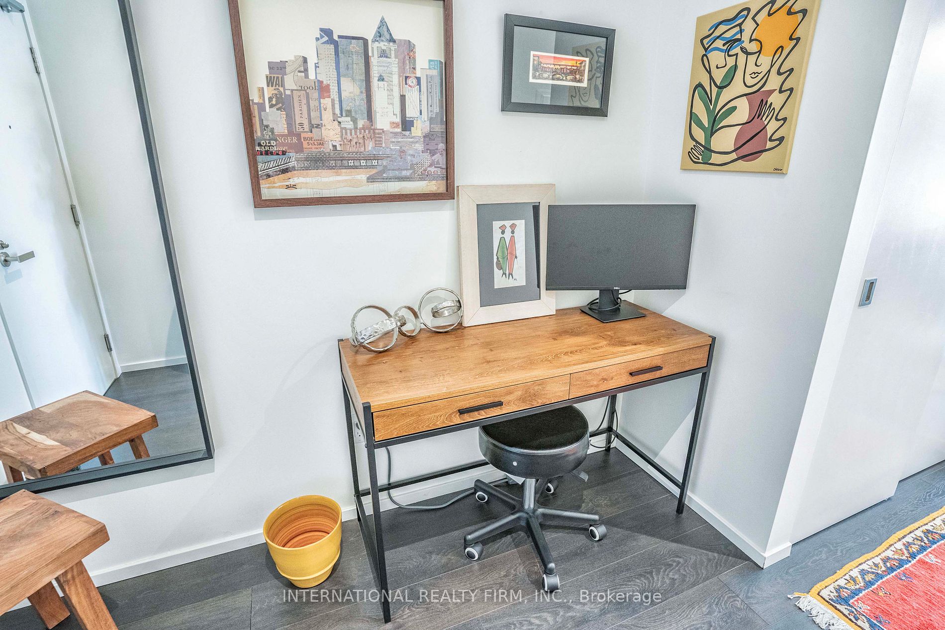 159 Dundas St E, #403