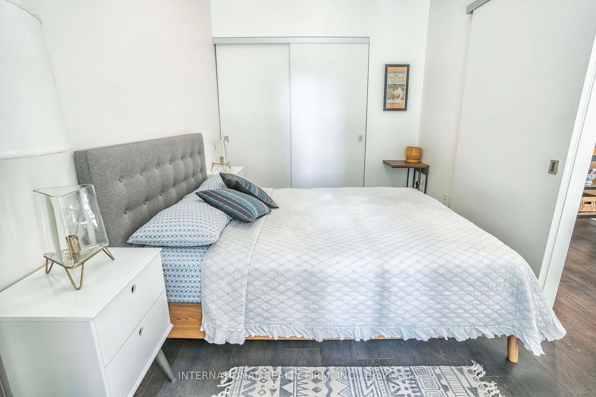 159 Dundas St E, #403