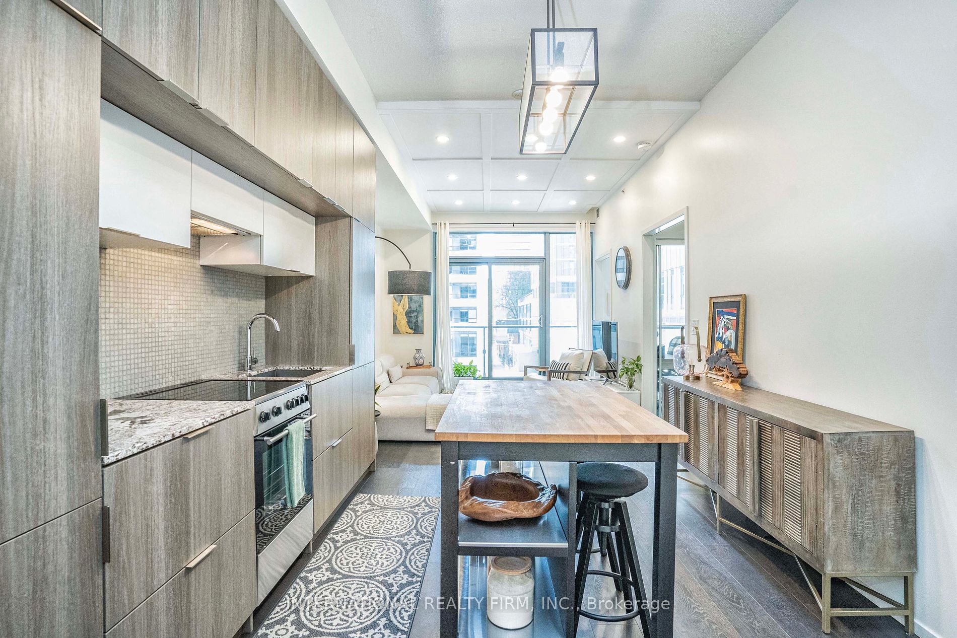 159 Dundas St E, #403