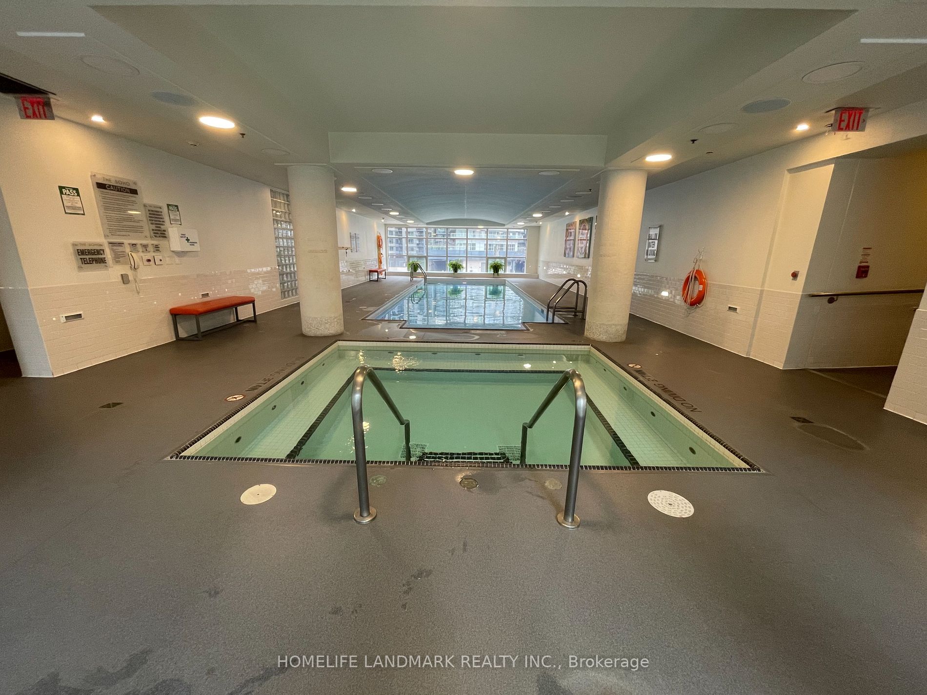 350 Wellington St W, #215