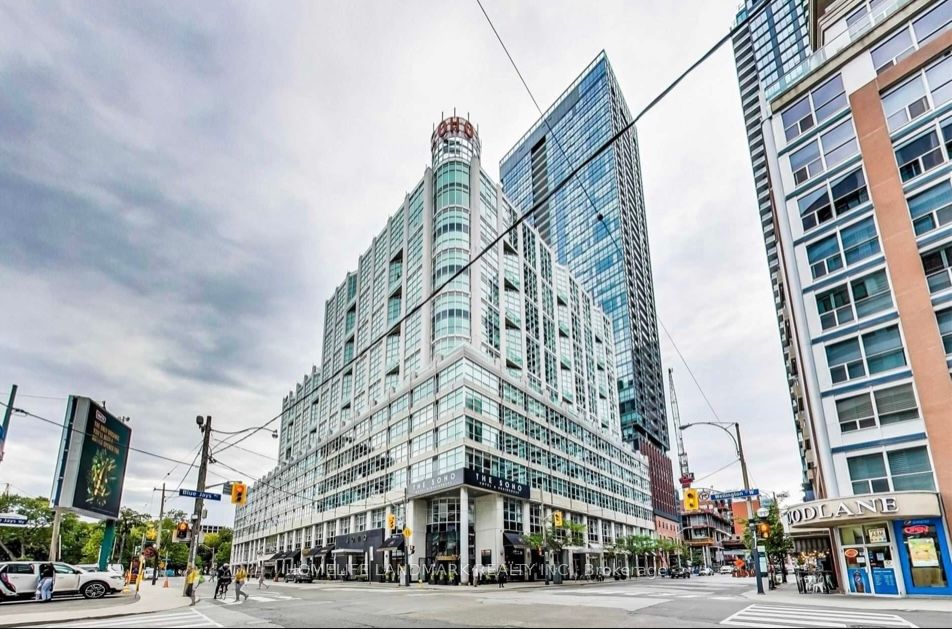 350 Wellington St W, #215