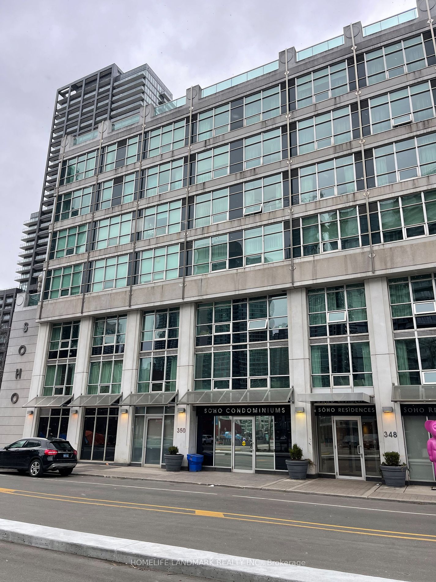 350 Wellington St W, #215