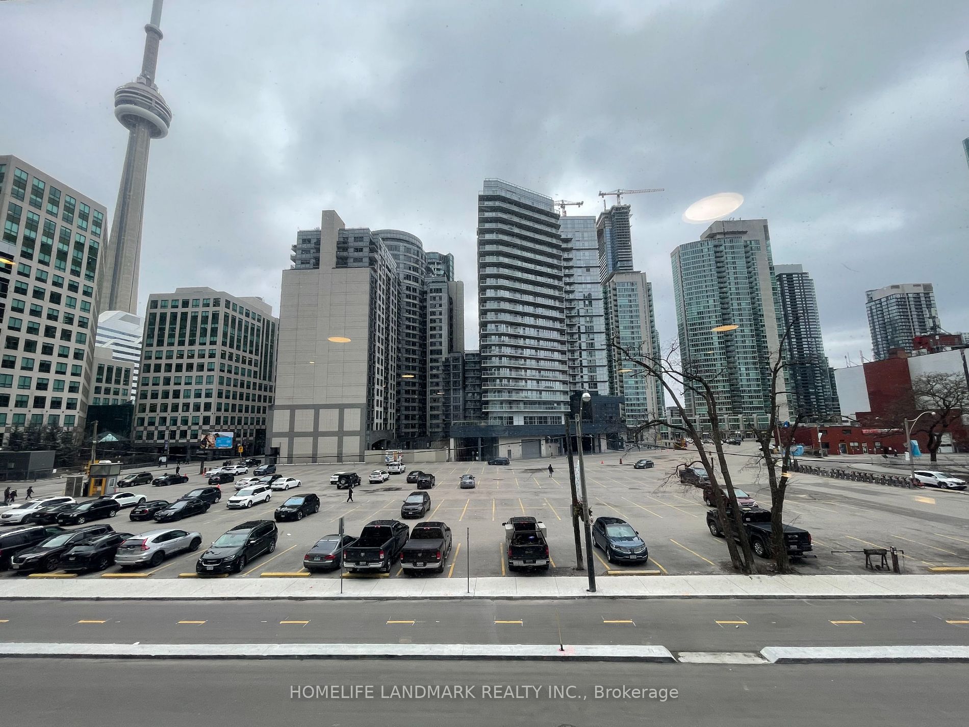 350 Wellington St W, #215