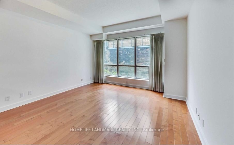 350 Wellington St W, #215