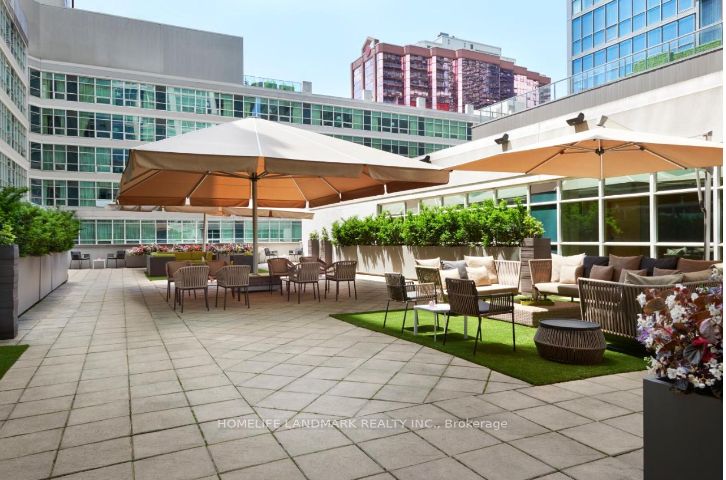 350 Wellington St W, #215