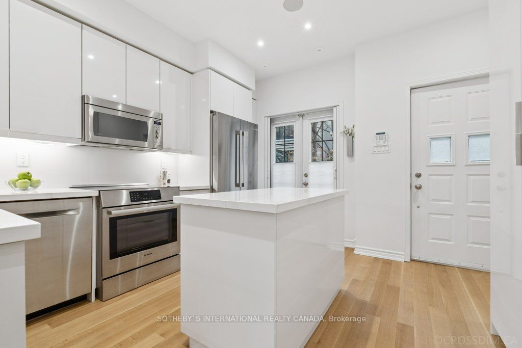 1 Baxter Street, #5