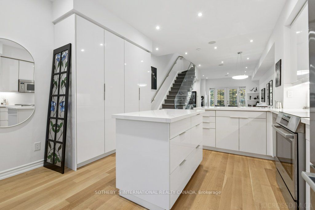 1 Baxter Street, #5