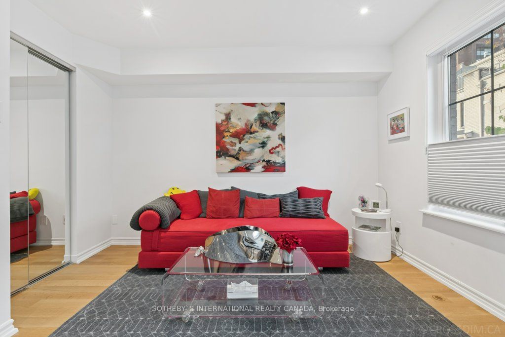 1 Baxter Street, #5