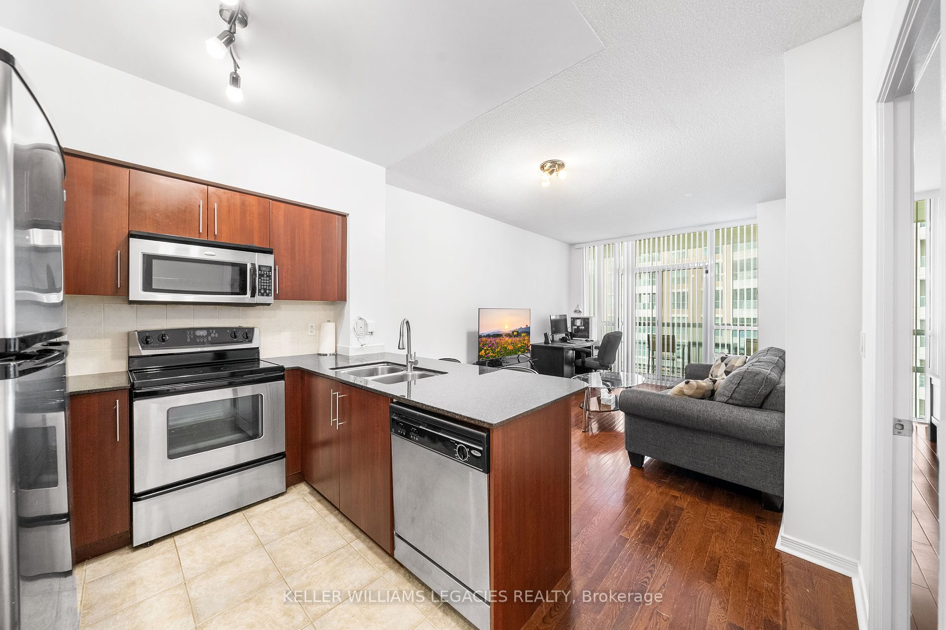 509 Beecroft Road, #1101