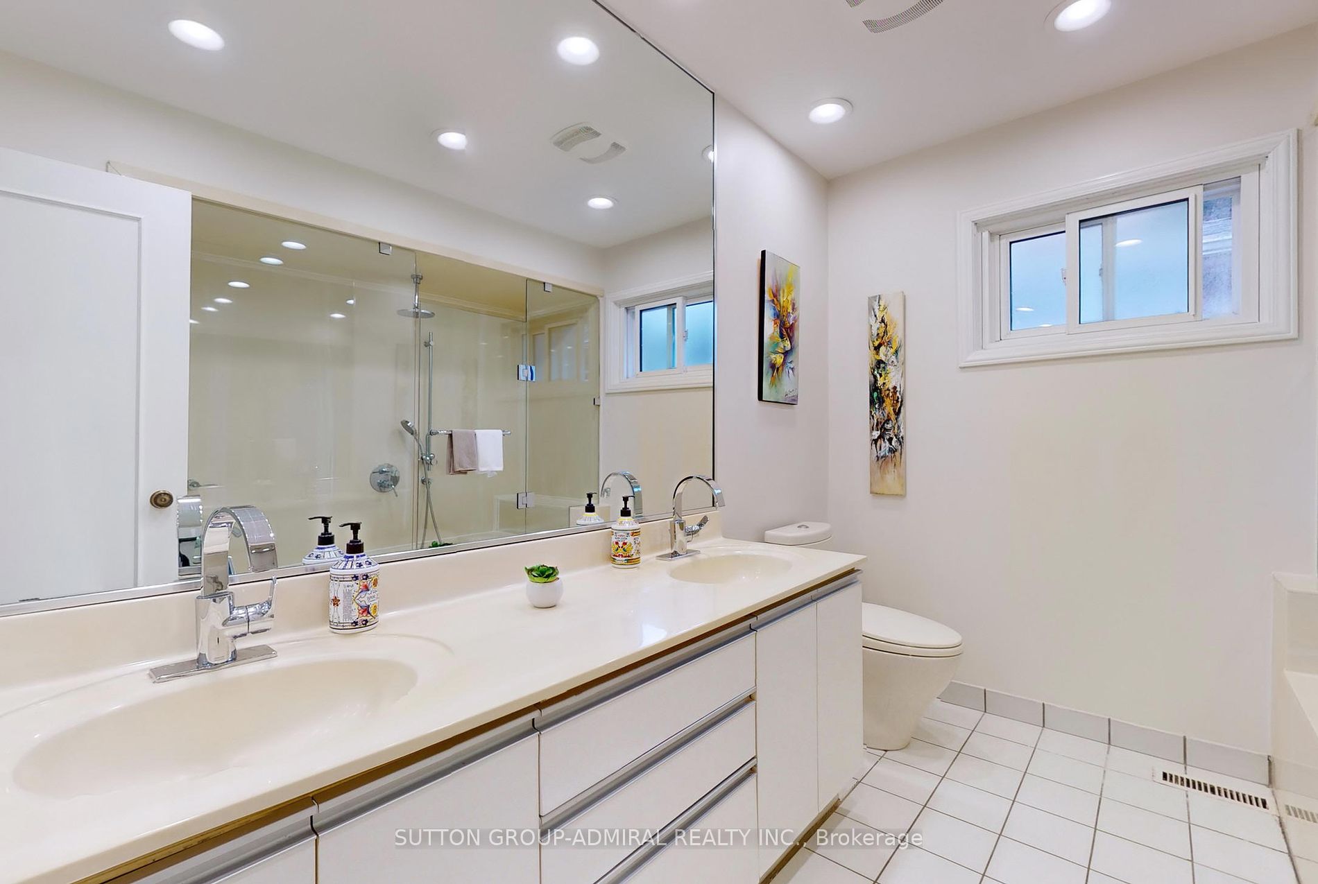 19 Carmel Crt