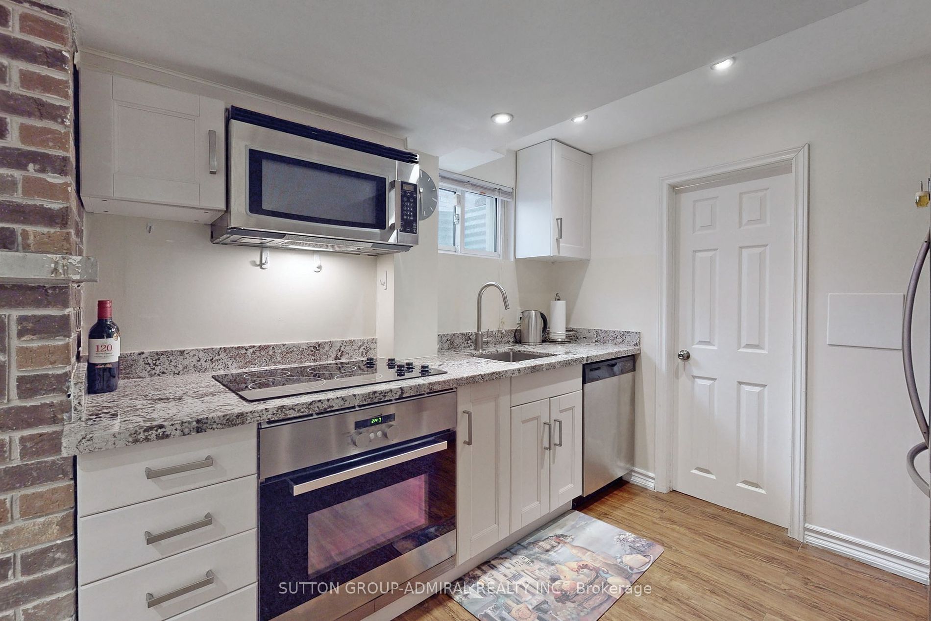 19 Carmel Crt
