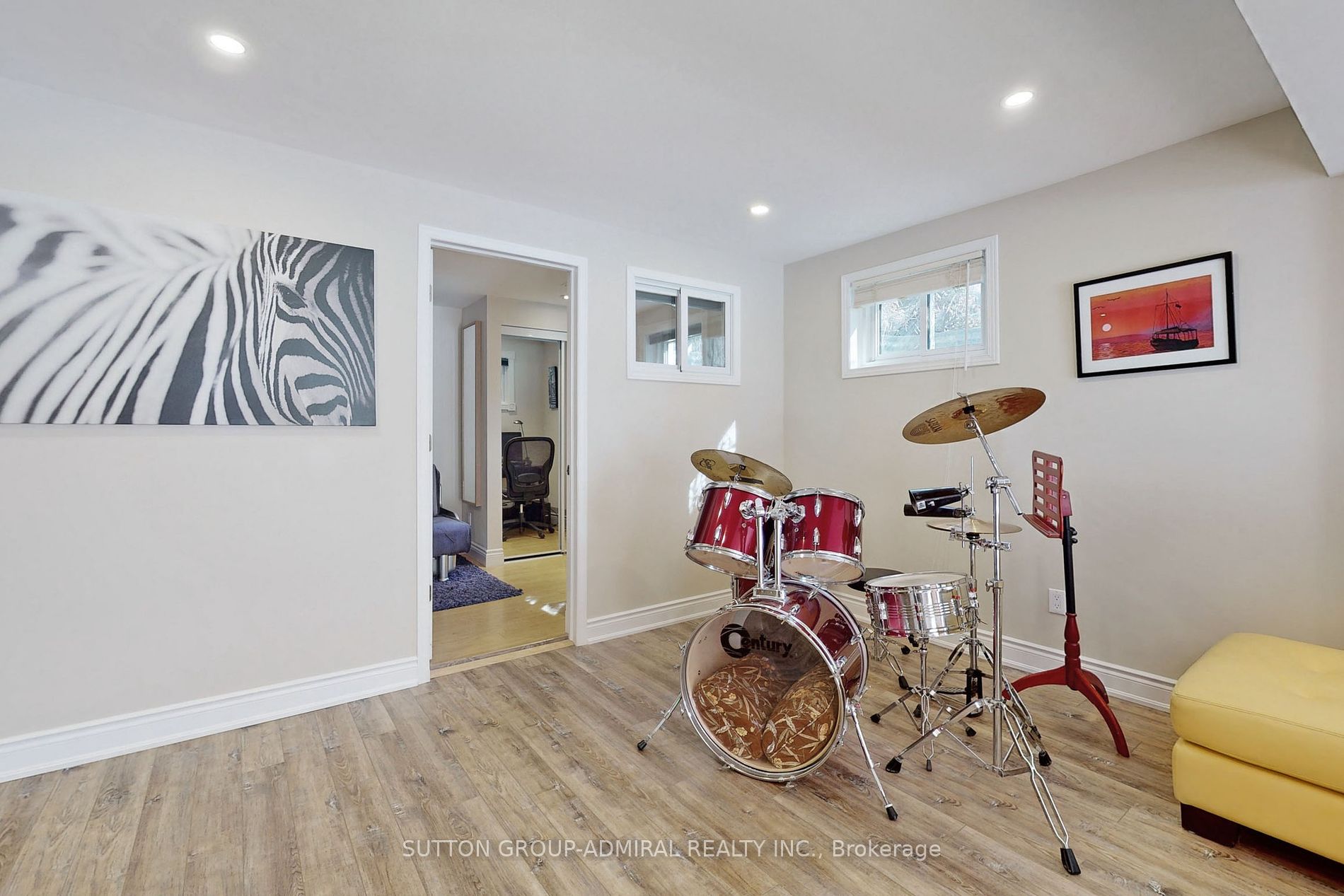 19 Carmel Crt