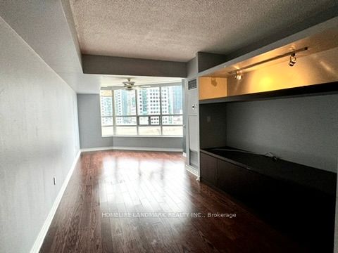 71 Simcoe Street #1002