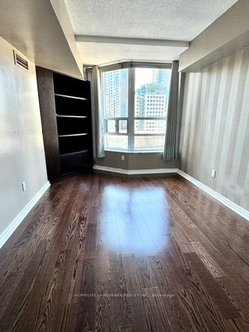 71 Simcoe Street #1002