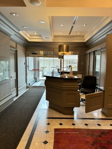 71 Simcoe Street #1002