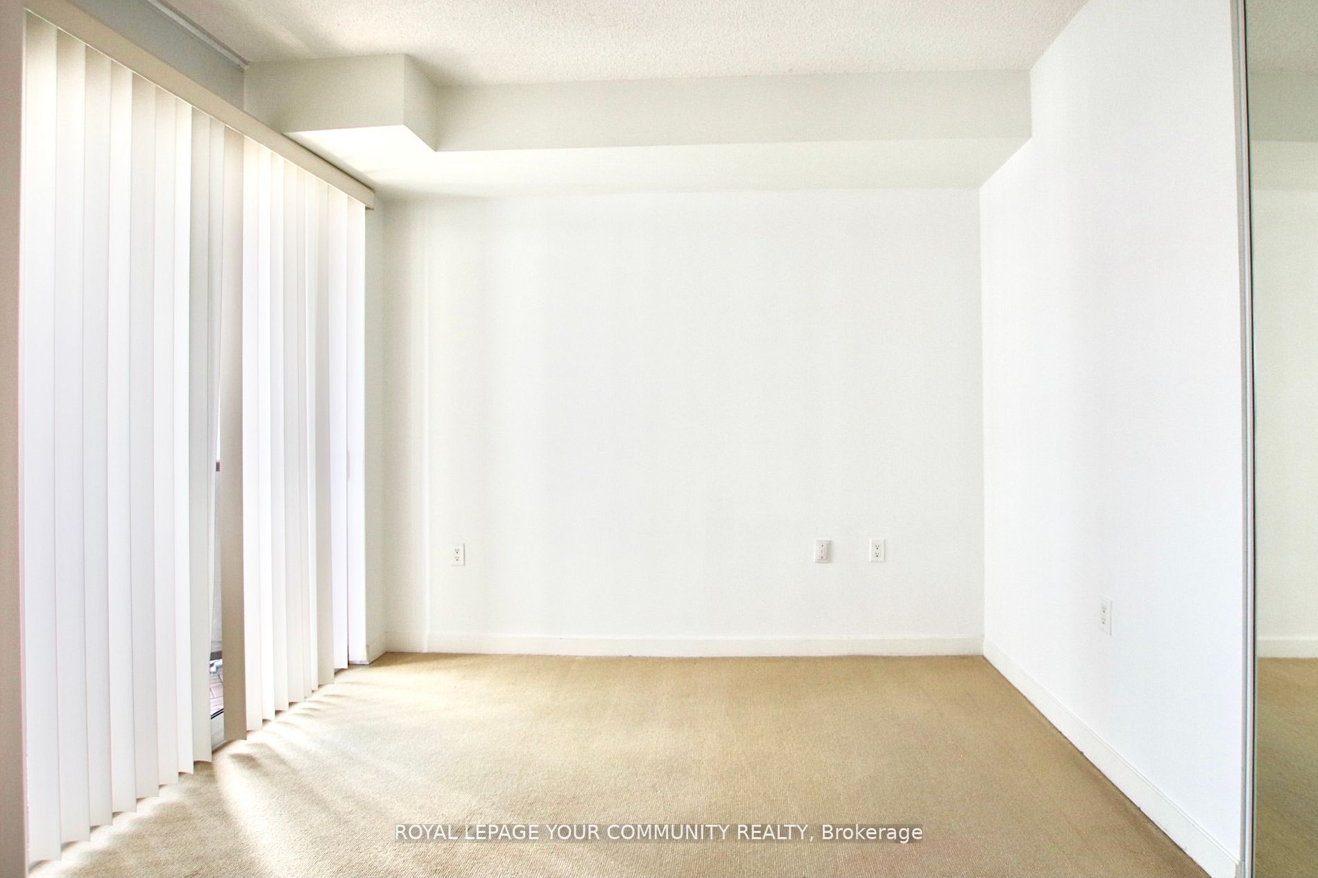 85 Bloor St E, #909