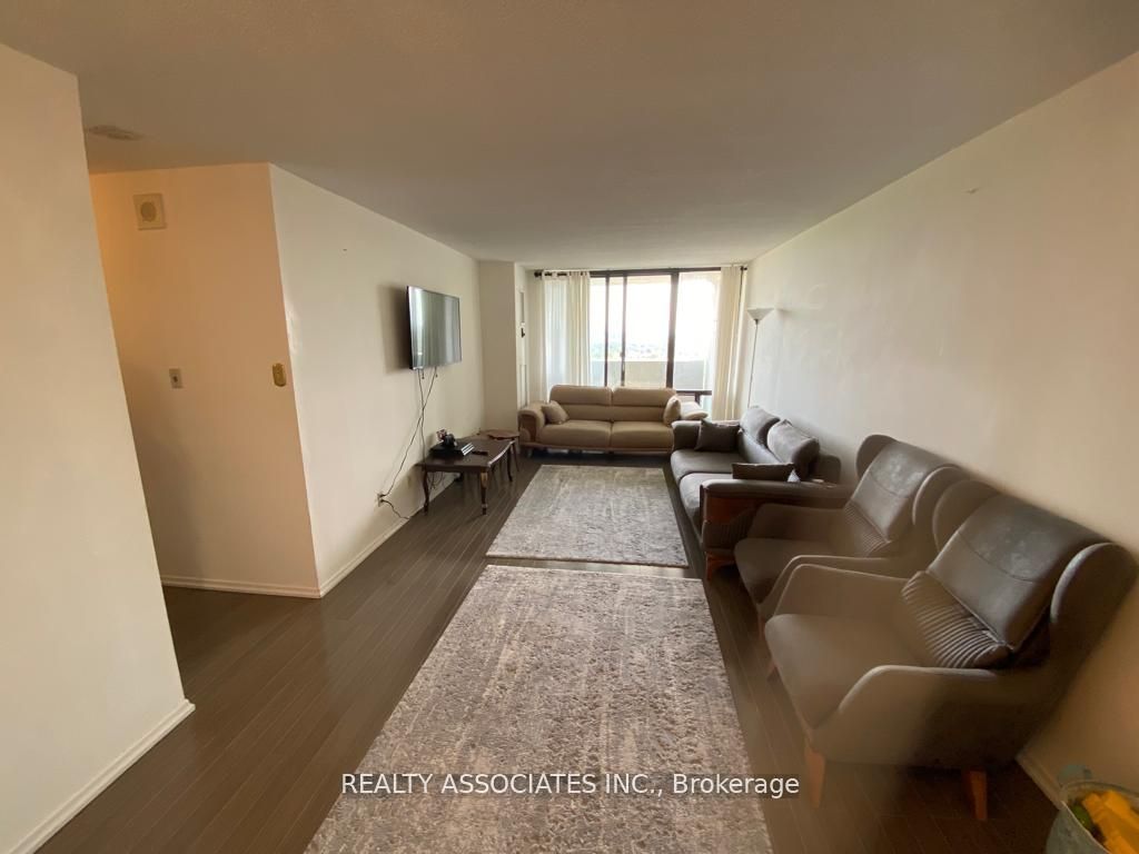 10 Tangreen Court, #2104
