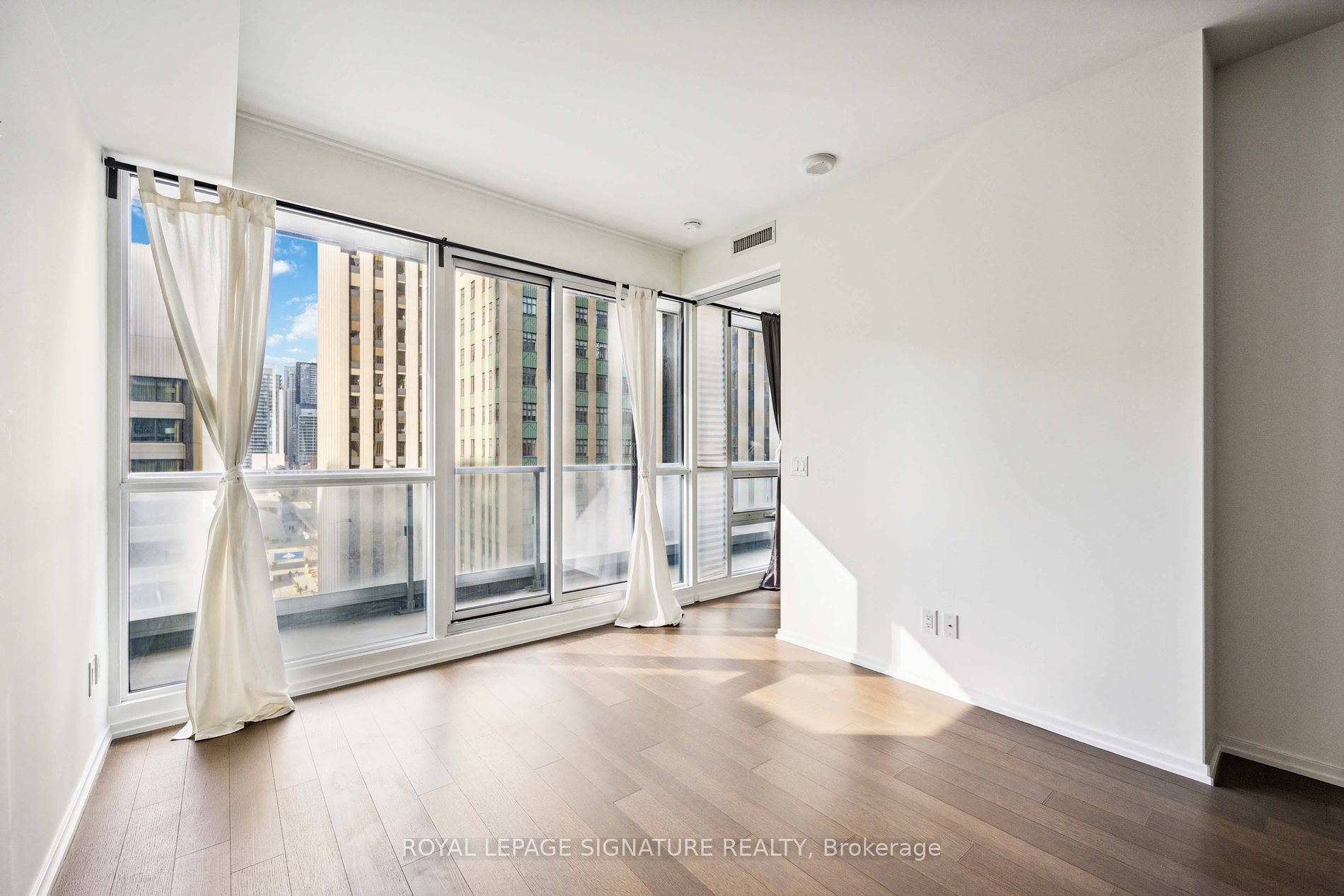 70 Temperance St, #1017