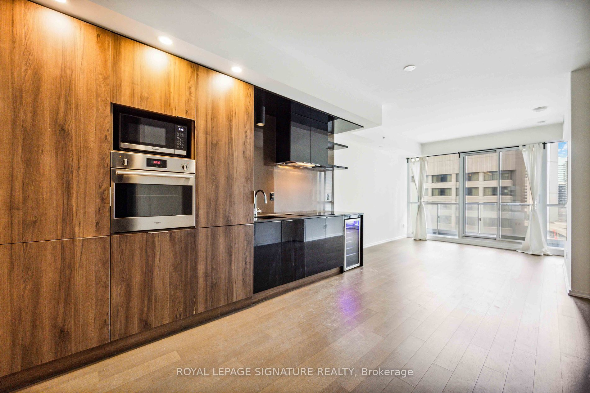 70 Temperance St, #1017