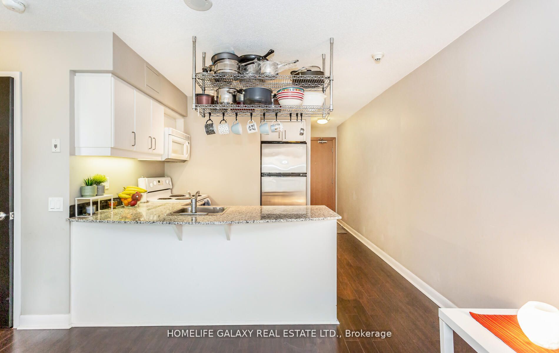 33 Sheppard Ave E, #812