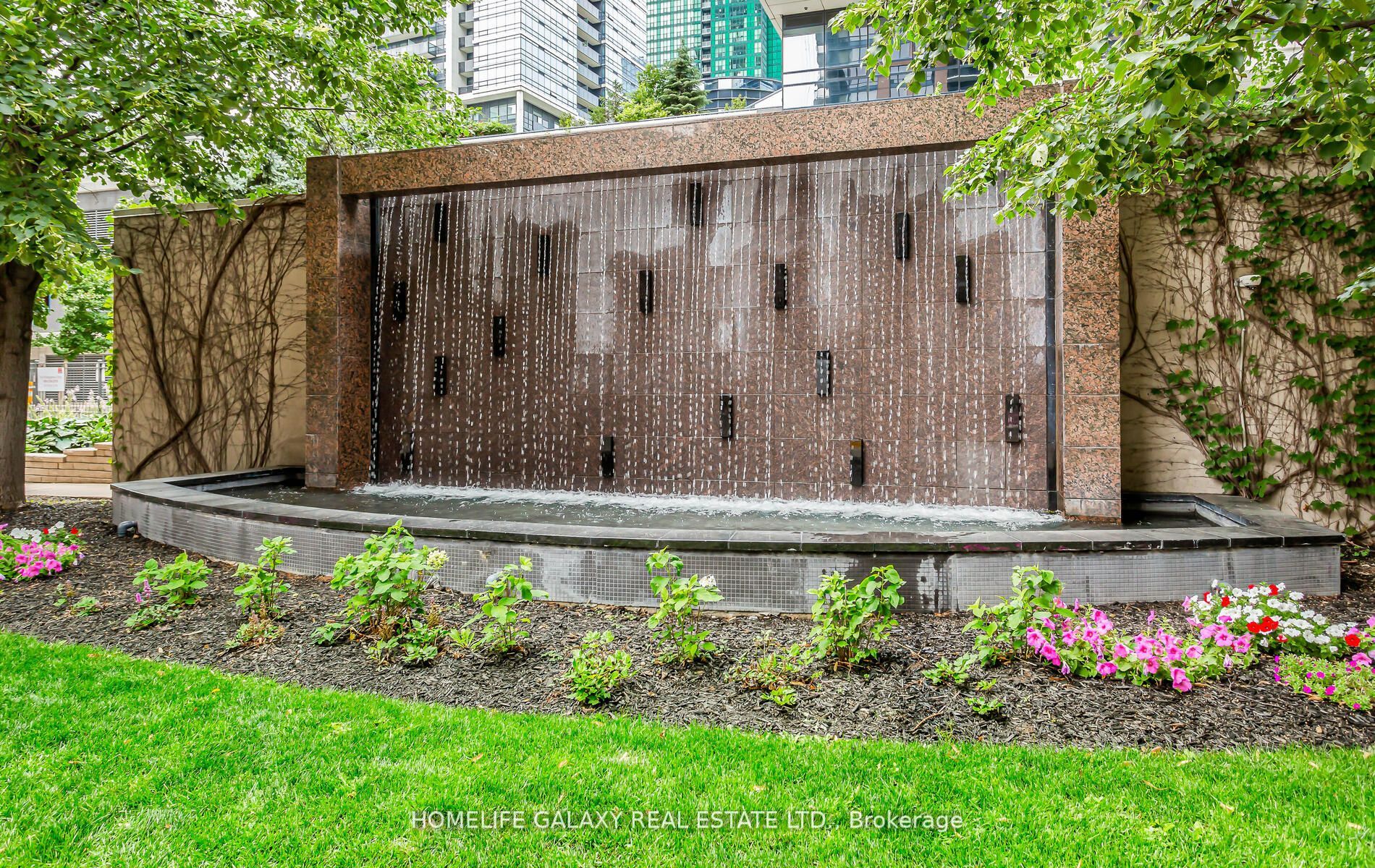 33 Sheppard Ave E, #812