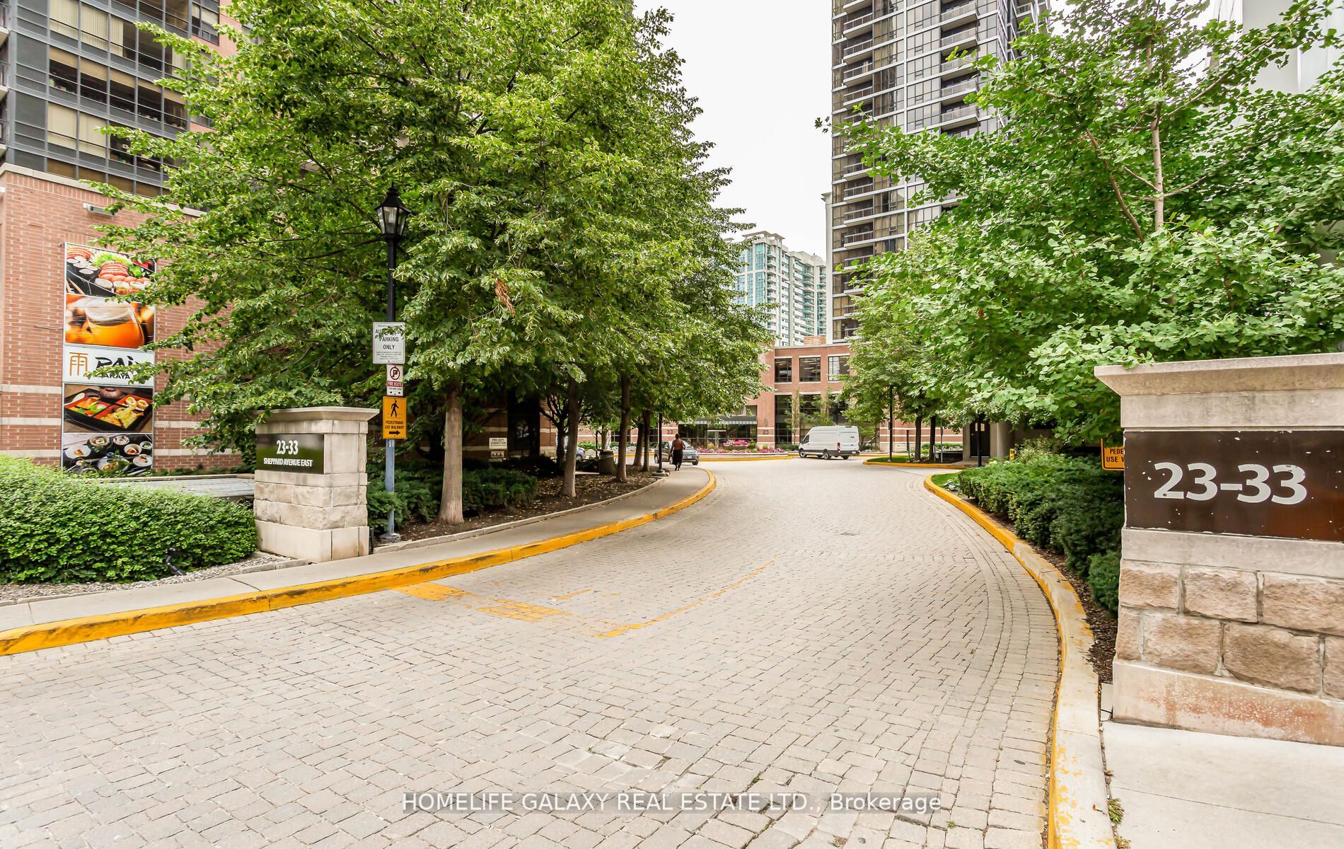 33 Sheppard Ave E, #812