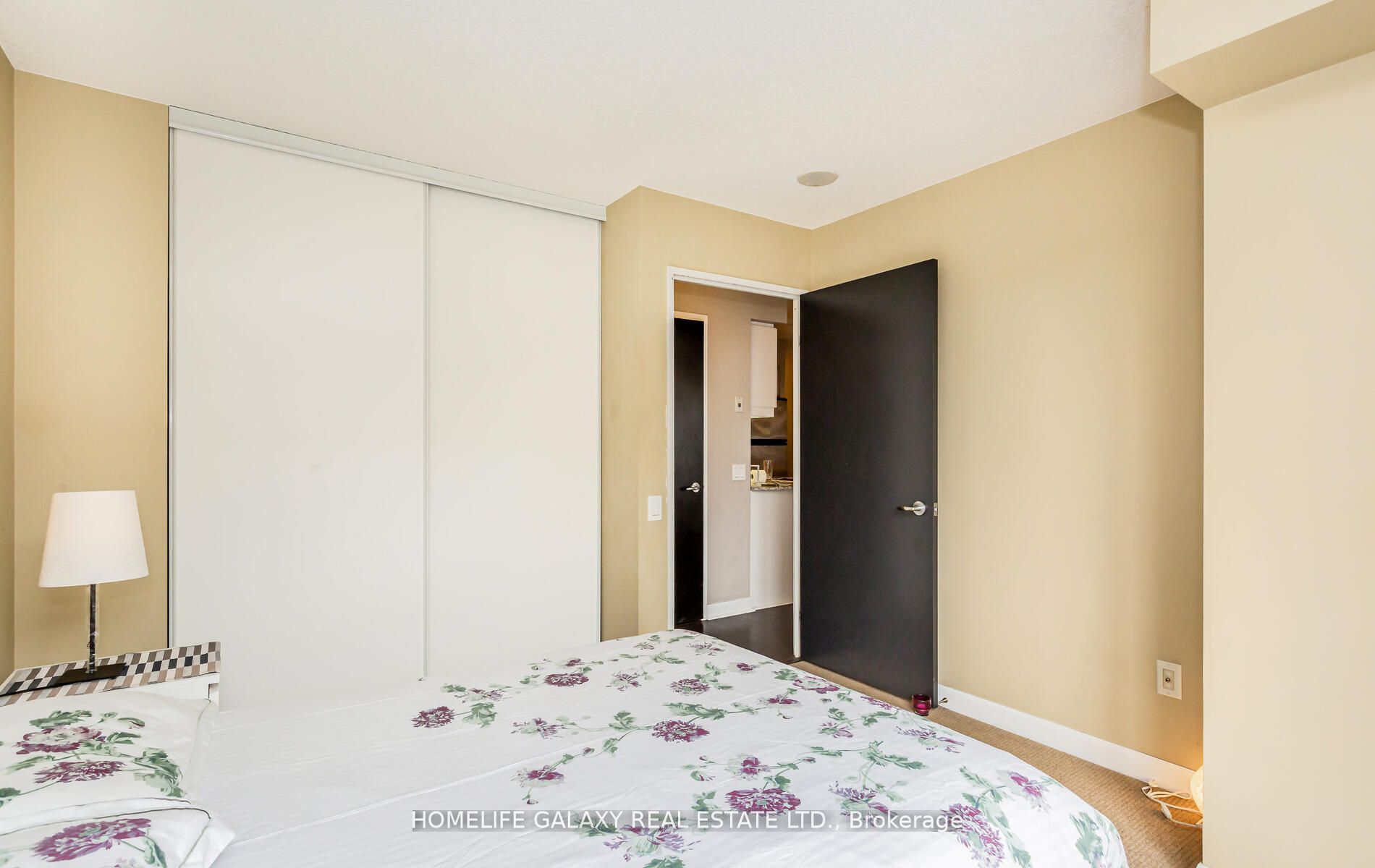 33 Sheppard Ave E, #812