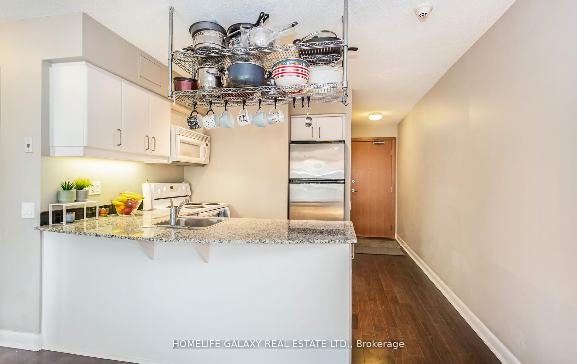 33 Sheppard Ave E, #812