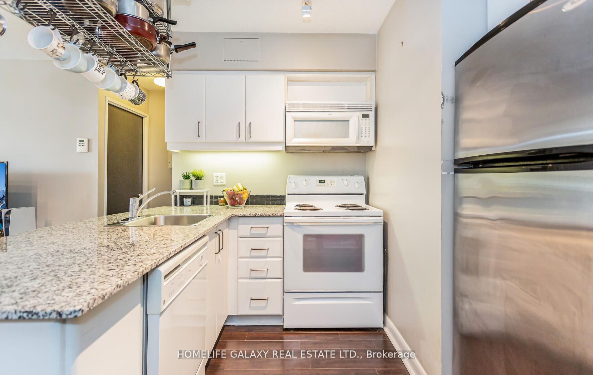 33 Sheppard Ave E, #812