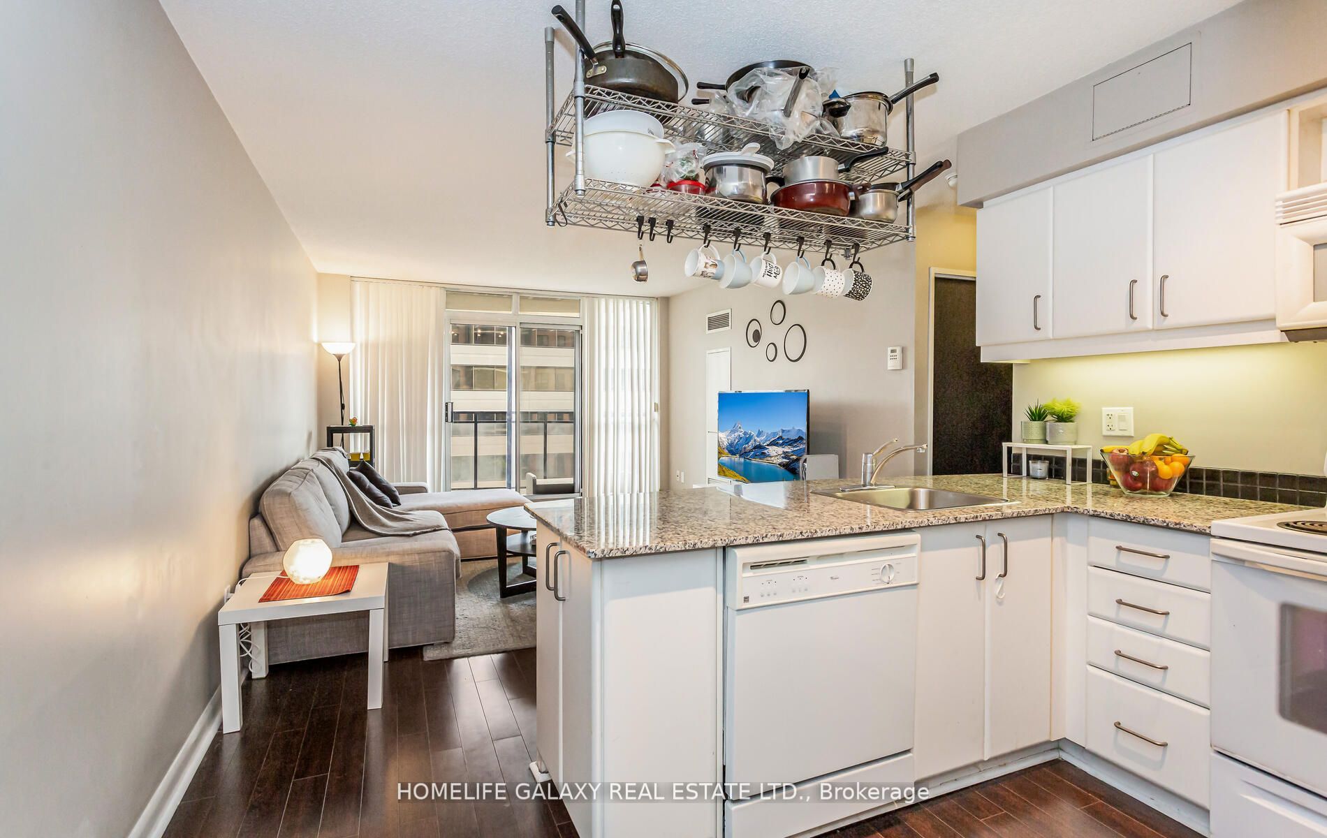 33 Sheppard Ave E, #812