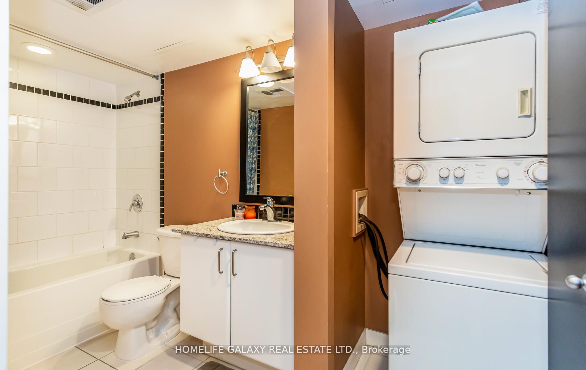 33 Sheppard Ave E, #812