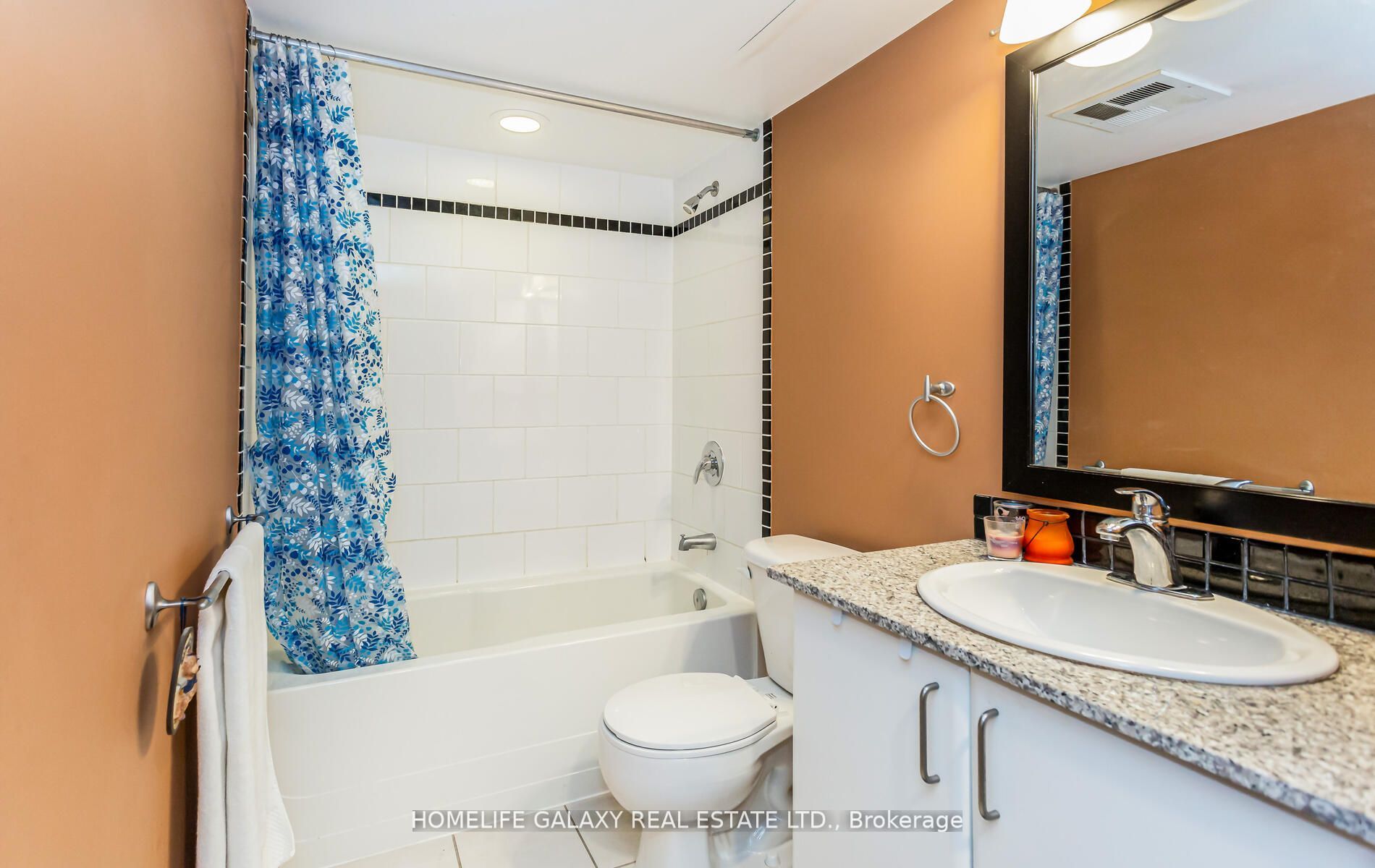 33 Sheppard Ave E, #812