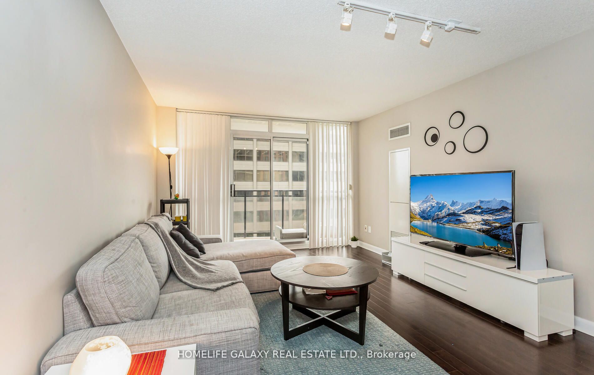 33 Sheppard Ave E, #812