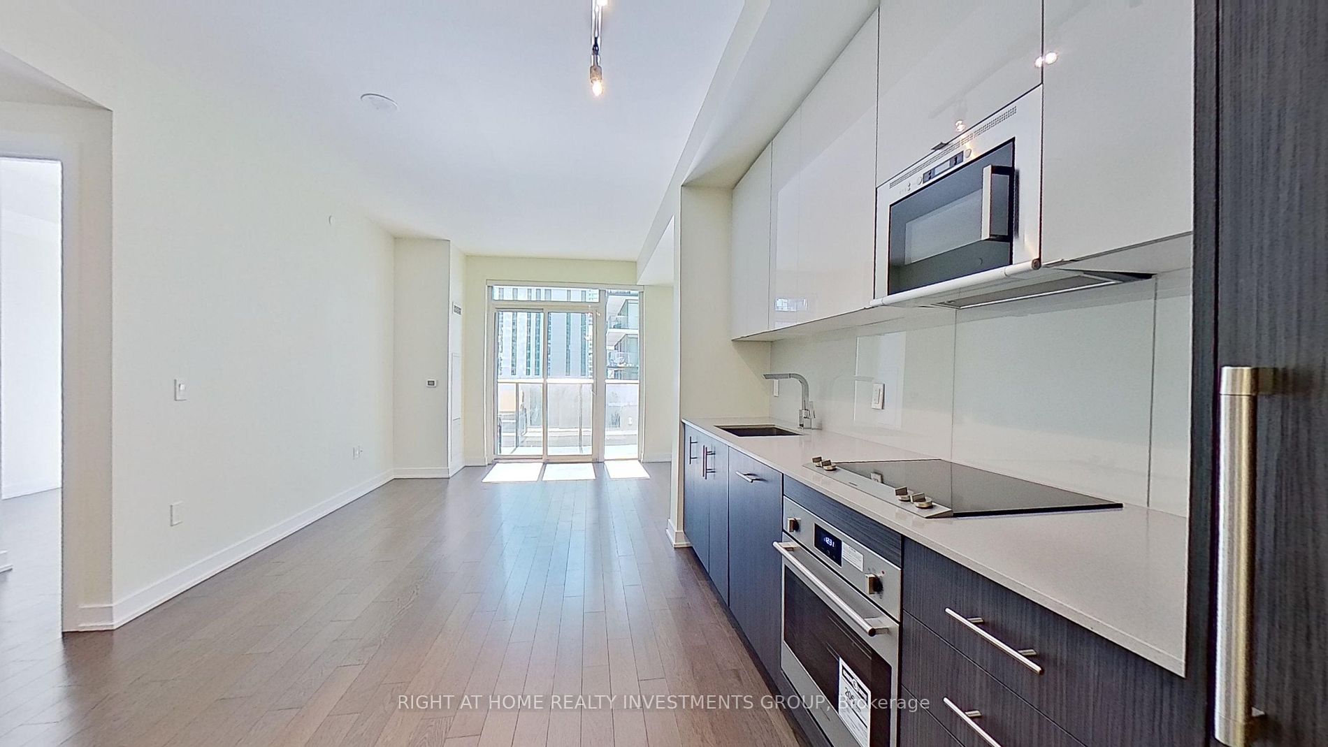 330 Richmond Street W, #1701
