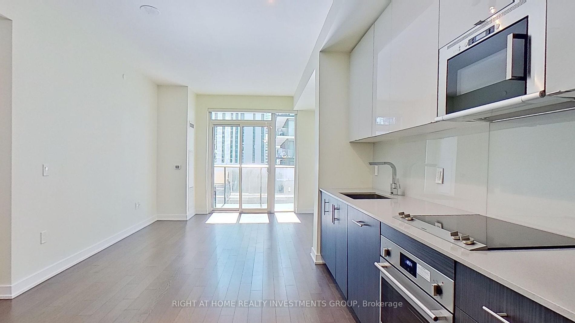 330 Richmond Street W, #1701