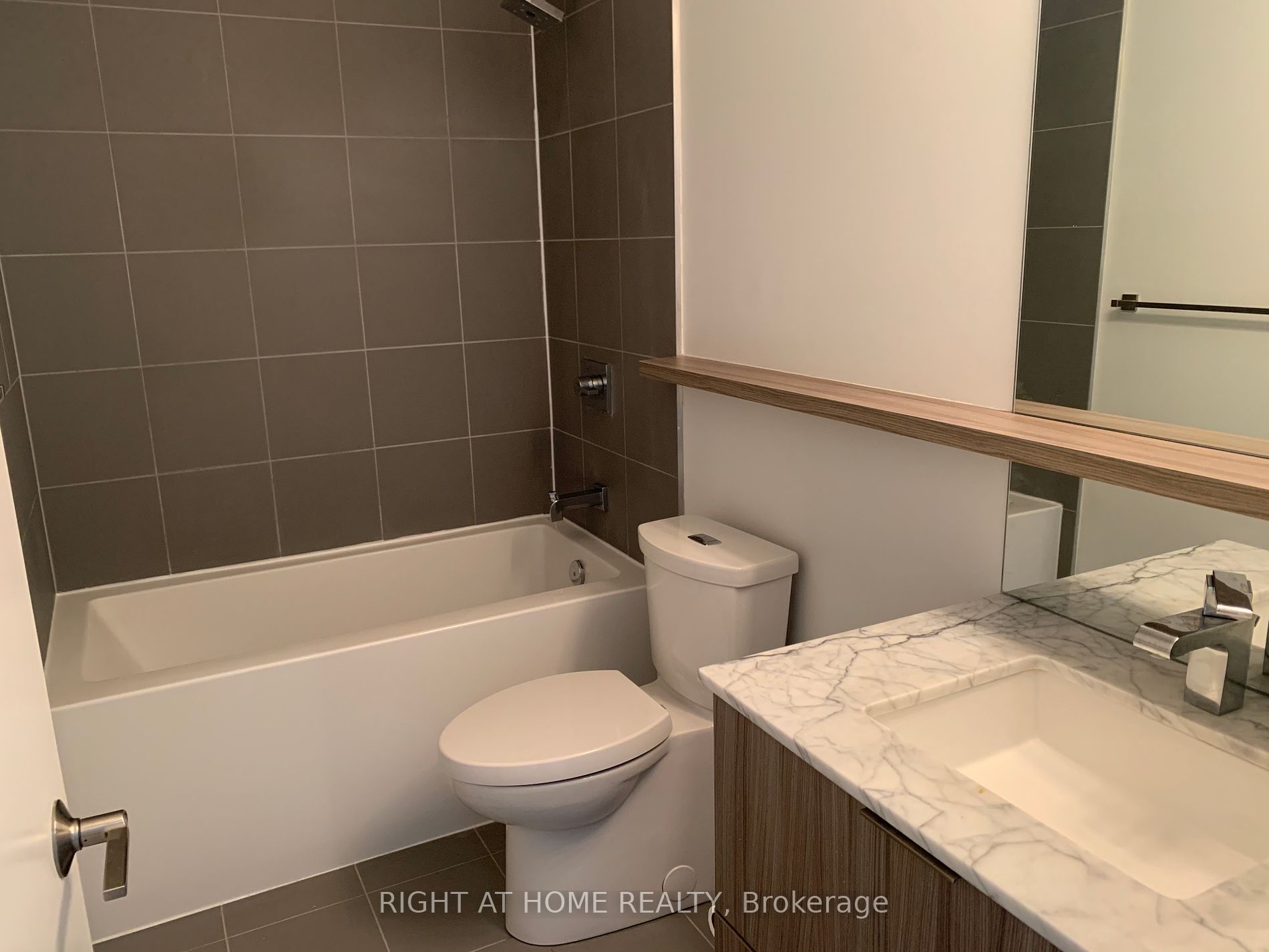 6 Parkwood Avenue #613