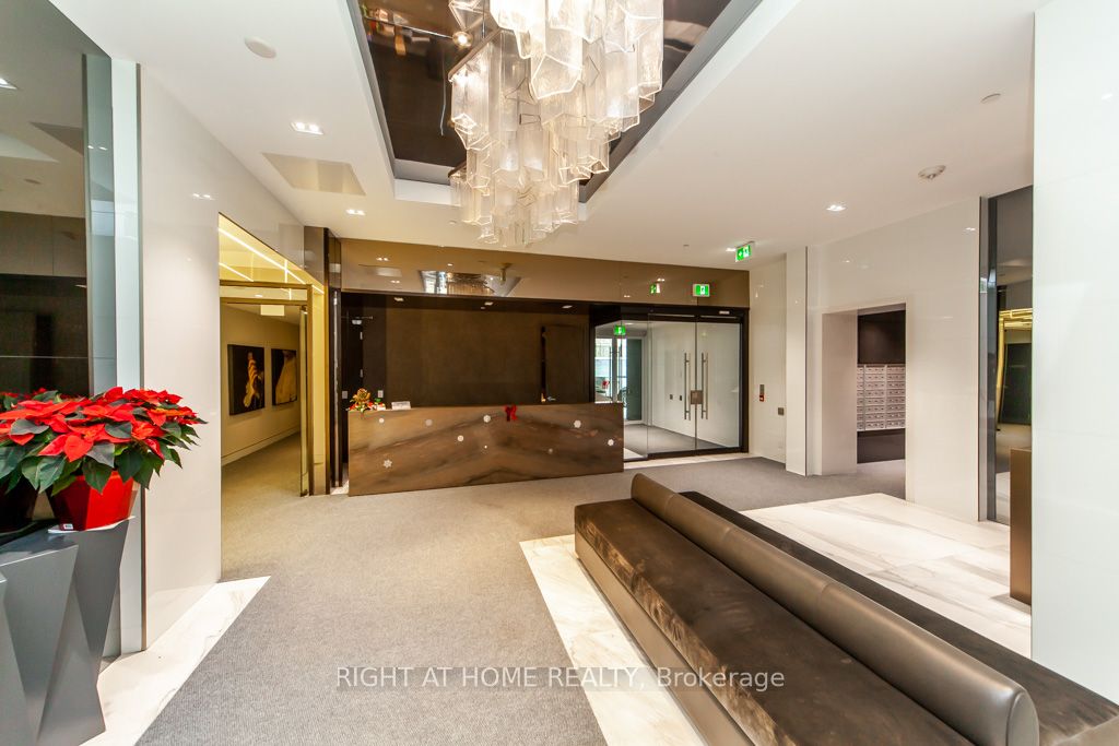 6 Parkwood Avenue #613