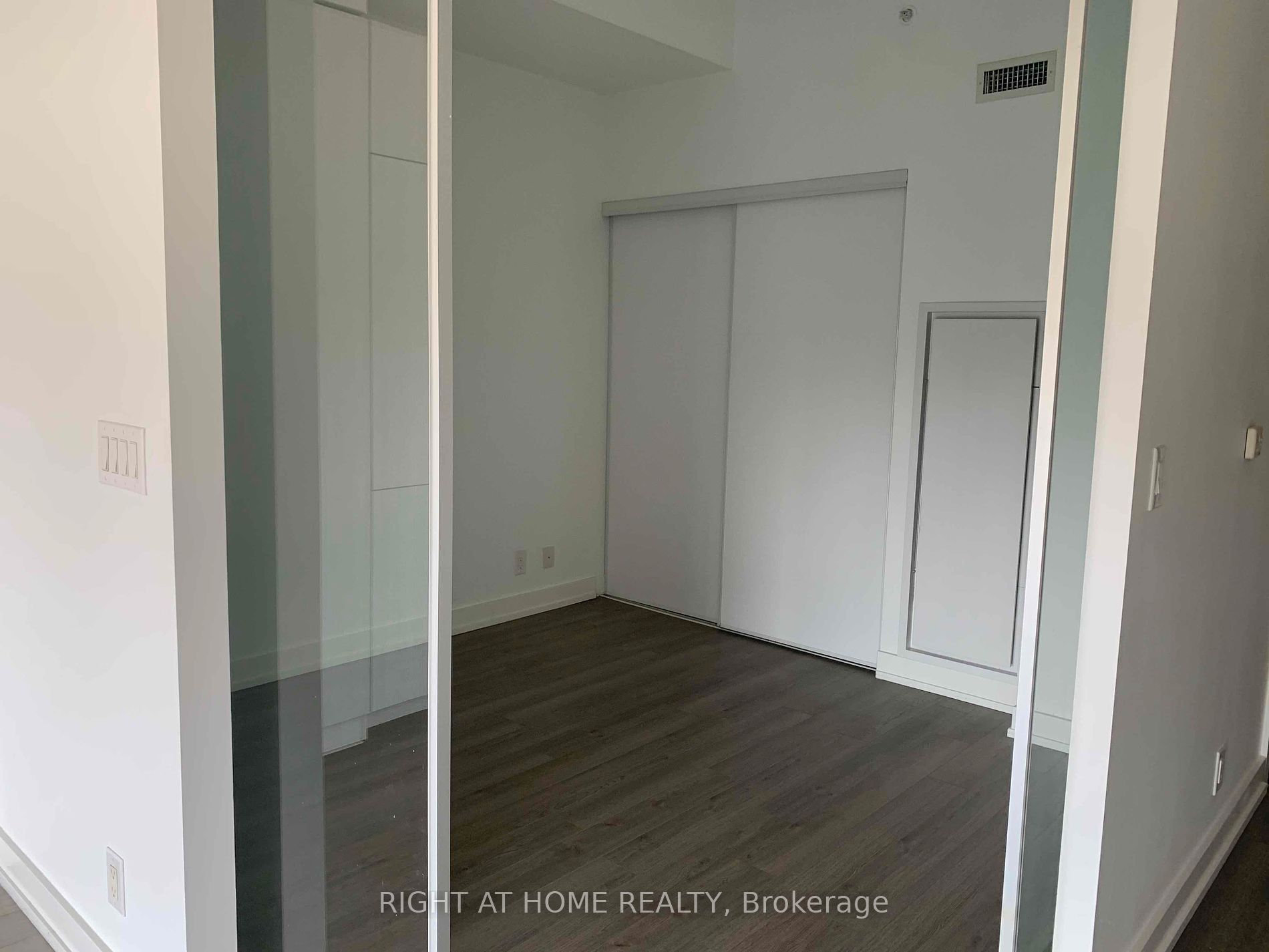 6 Parkwood Avenue #613