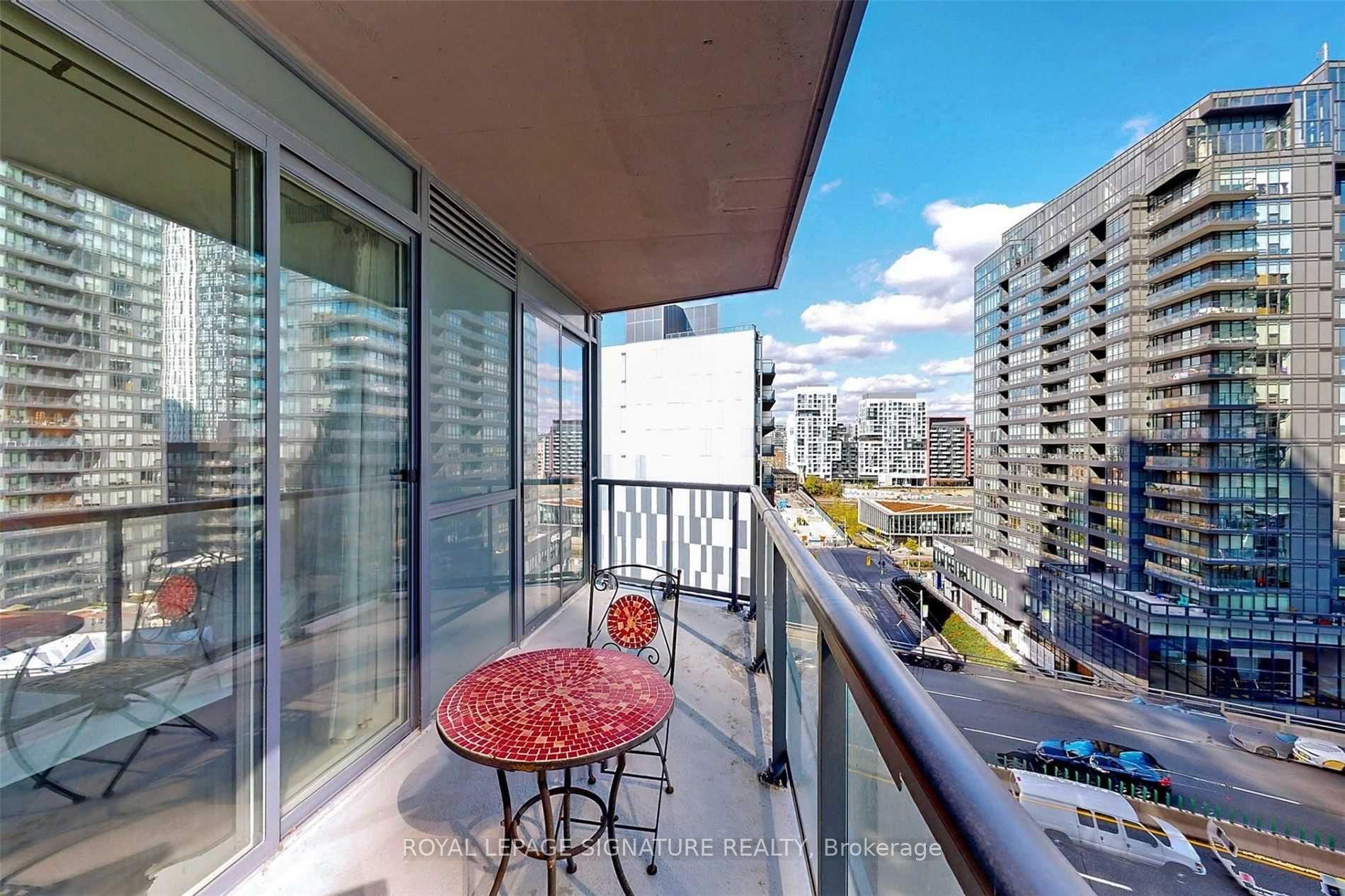 20 Bruyeres Mews, #1106