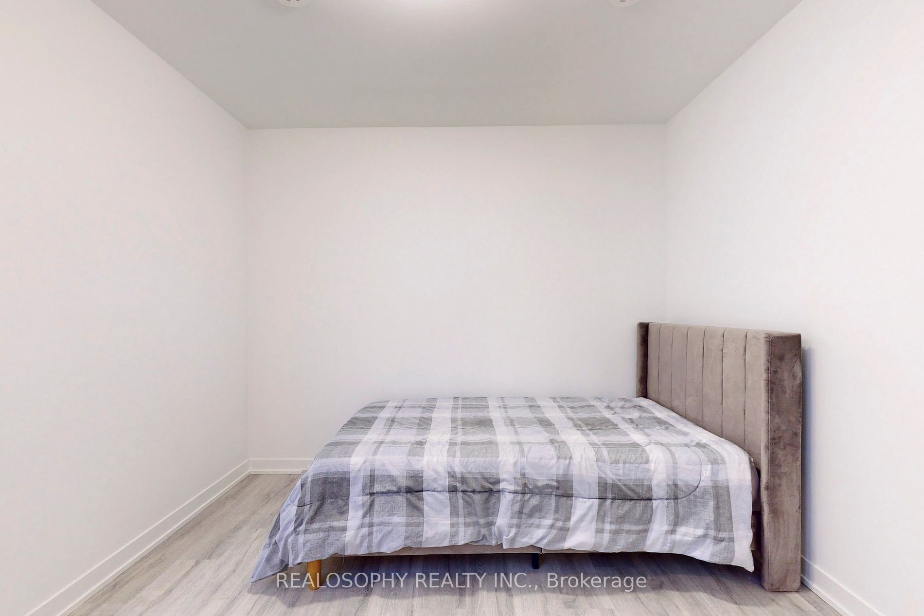 10 Marquette Avenue #8