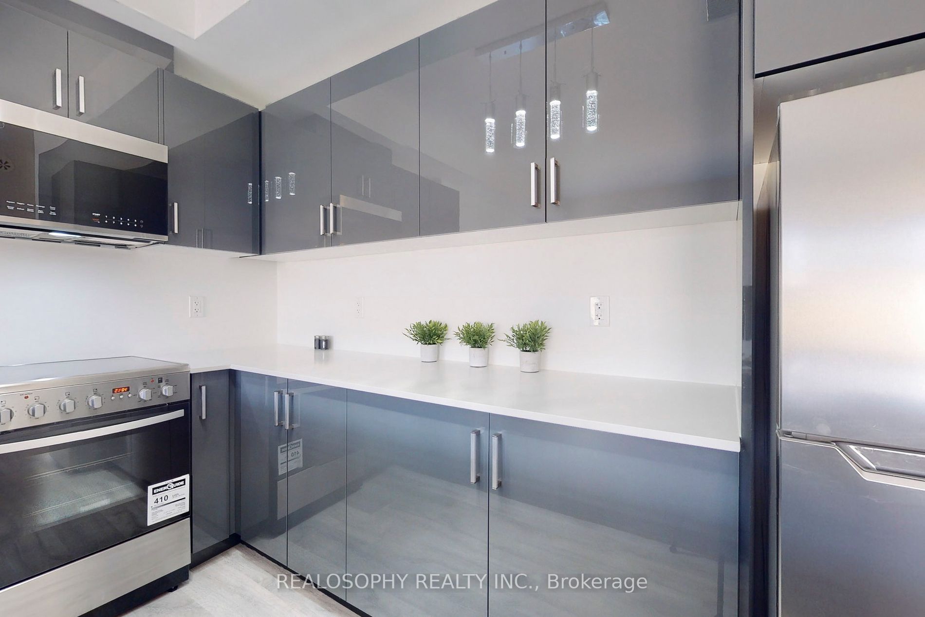 10 Marquette Avenue #8