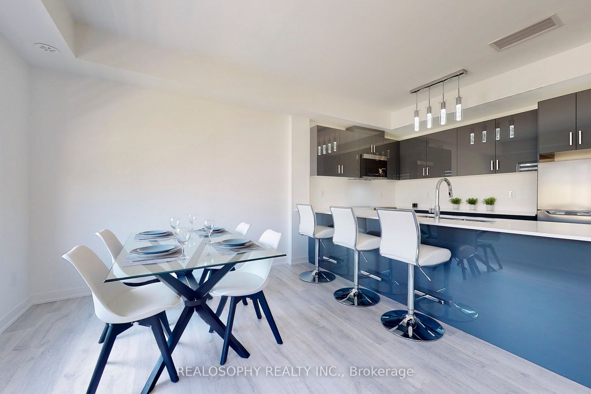 10 Marquette Avenue #8