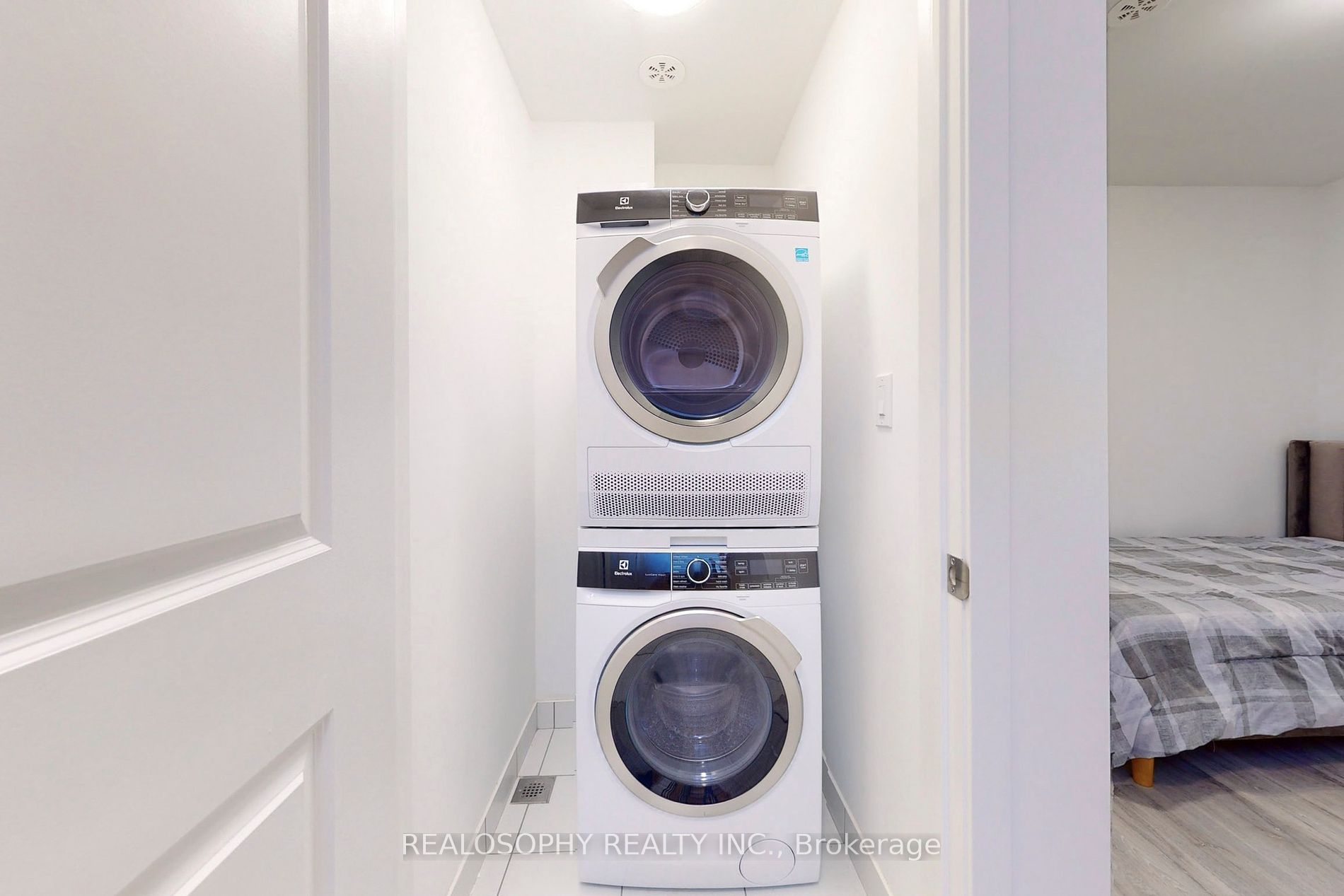 10 Marquette Avenue #8