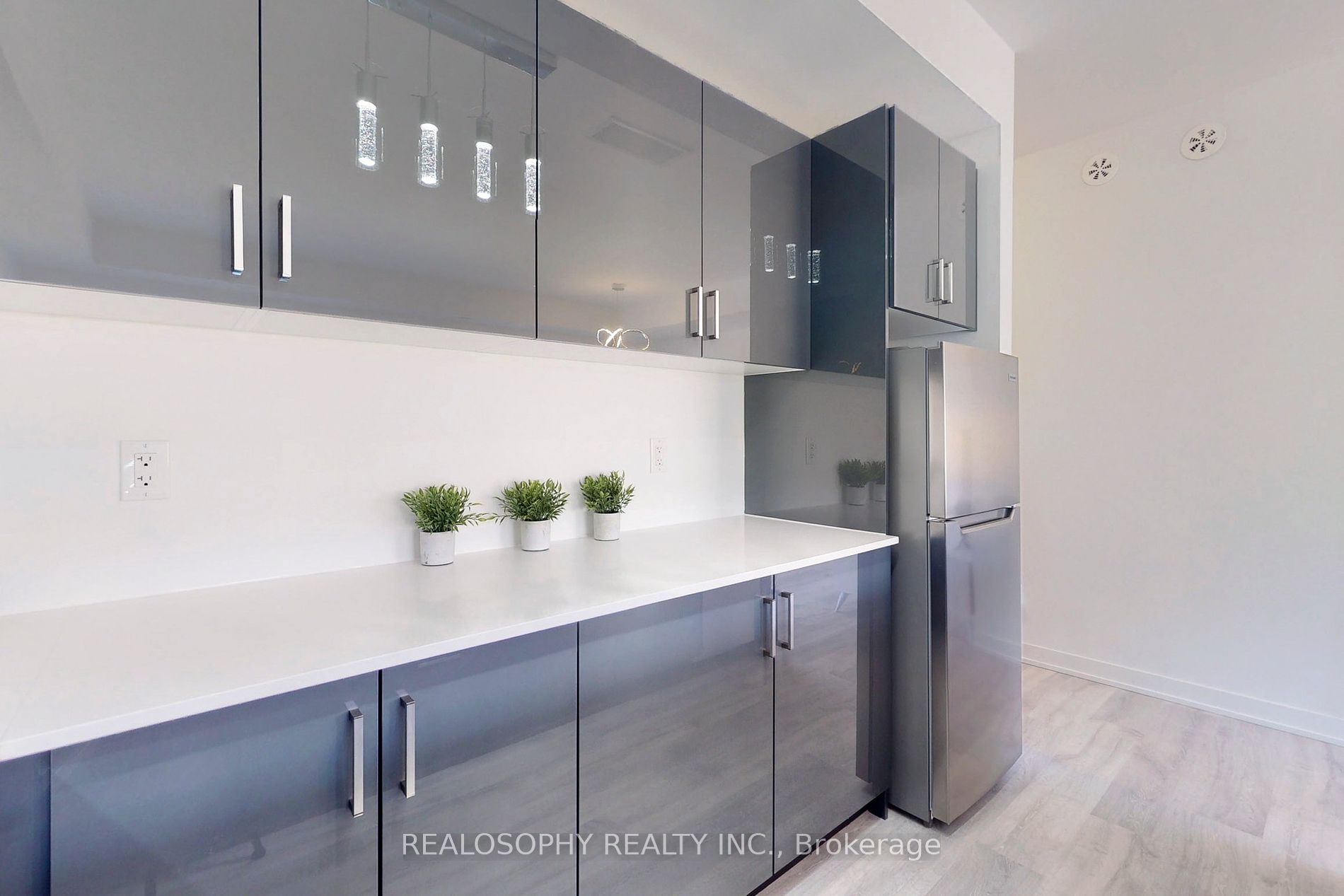 10 Marquette Avenue #8