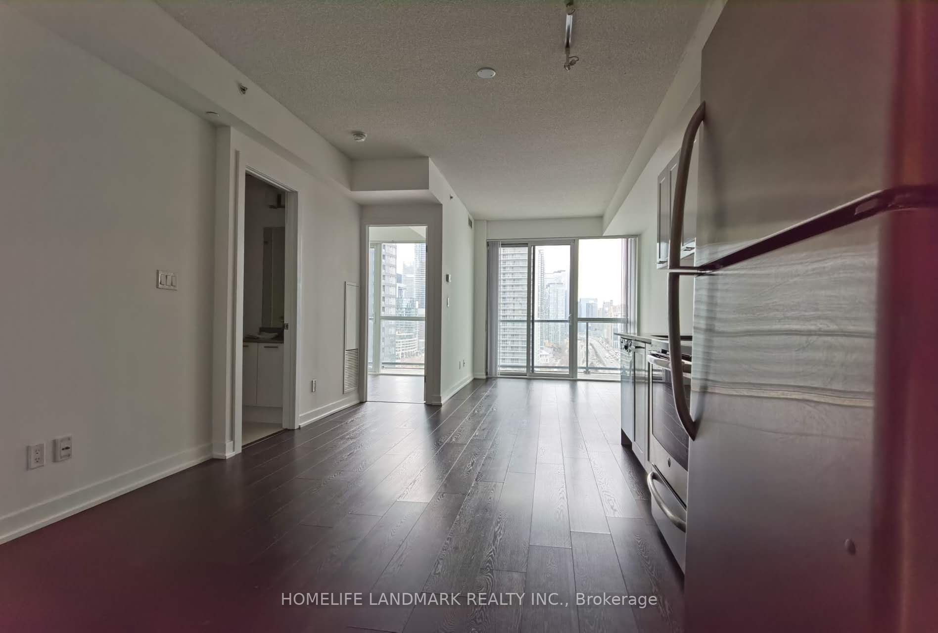 20 Bruyeres Mews #1906