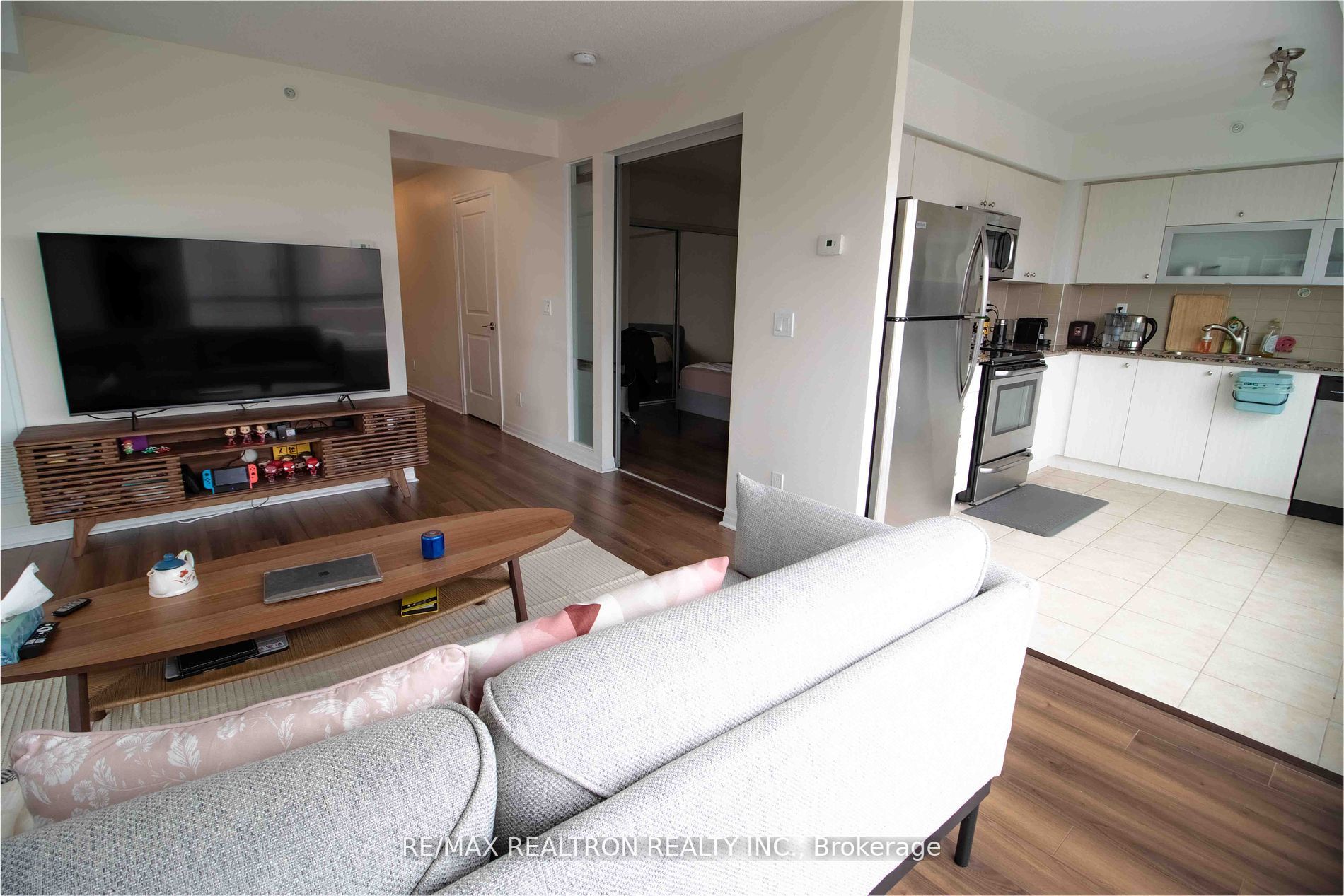 275 Yorkland Road #802