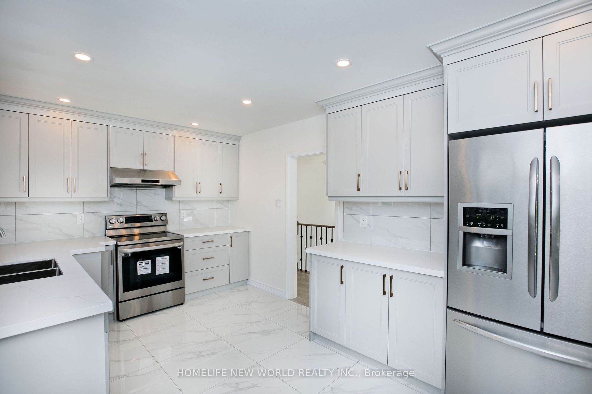20 Broadlands Blvd